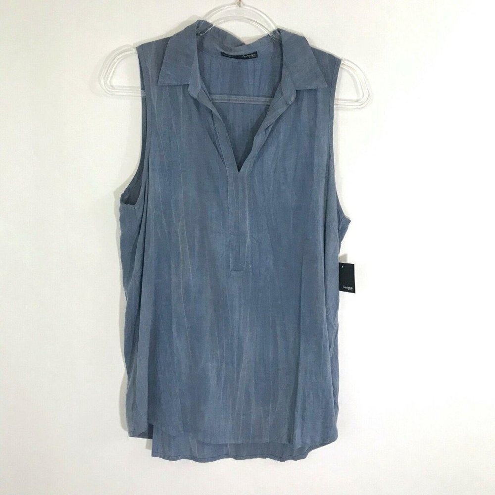 Femme by‎ Tresics Top Women Medium Blue Sleeveless V-Neck Collared NWT